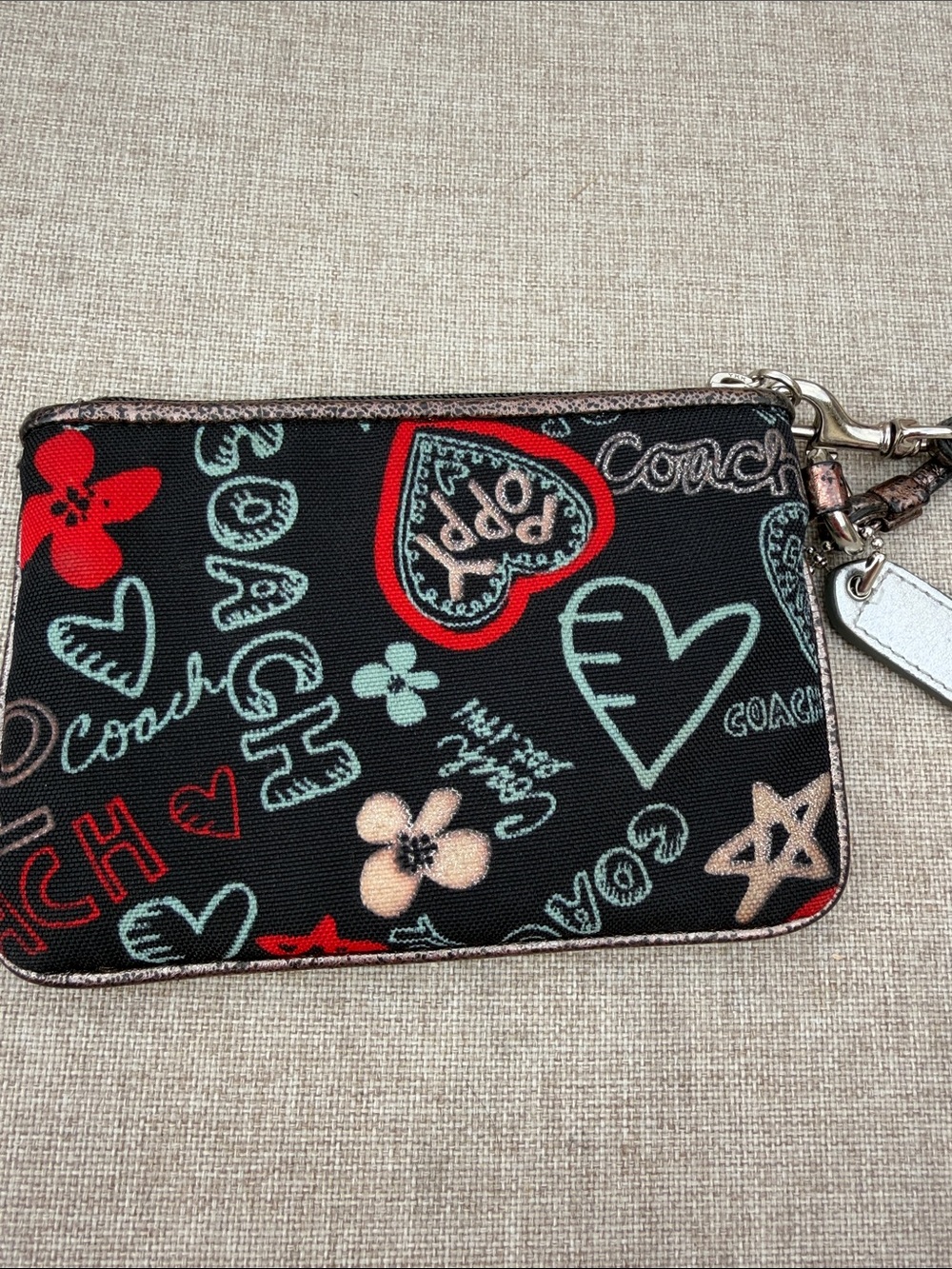 Coach Poppy Black Multicolor Graffiti Heart Wristlet with Silver Tag - Picture 5 of 8